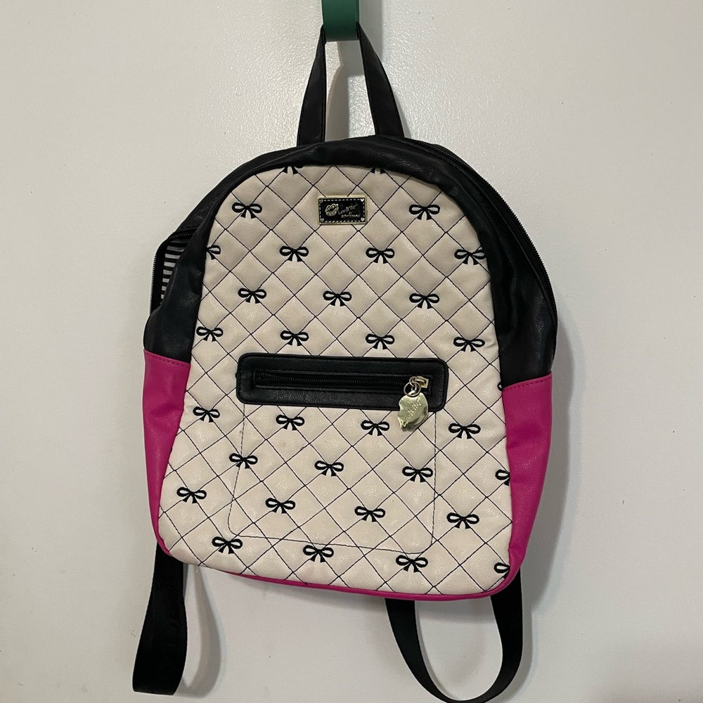 Betsey Johnson Quilted black pink white zip close backpack embroidered bows